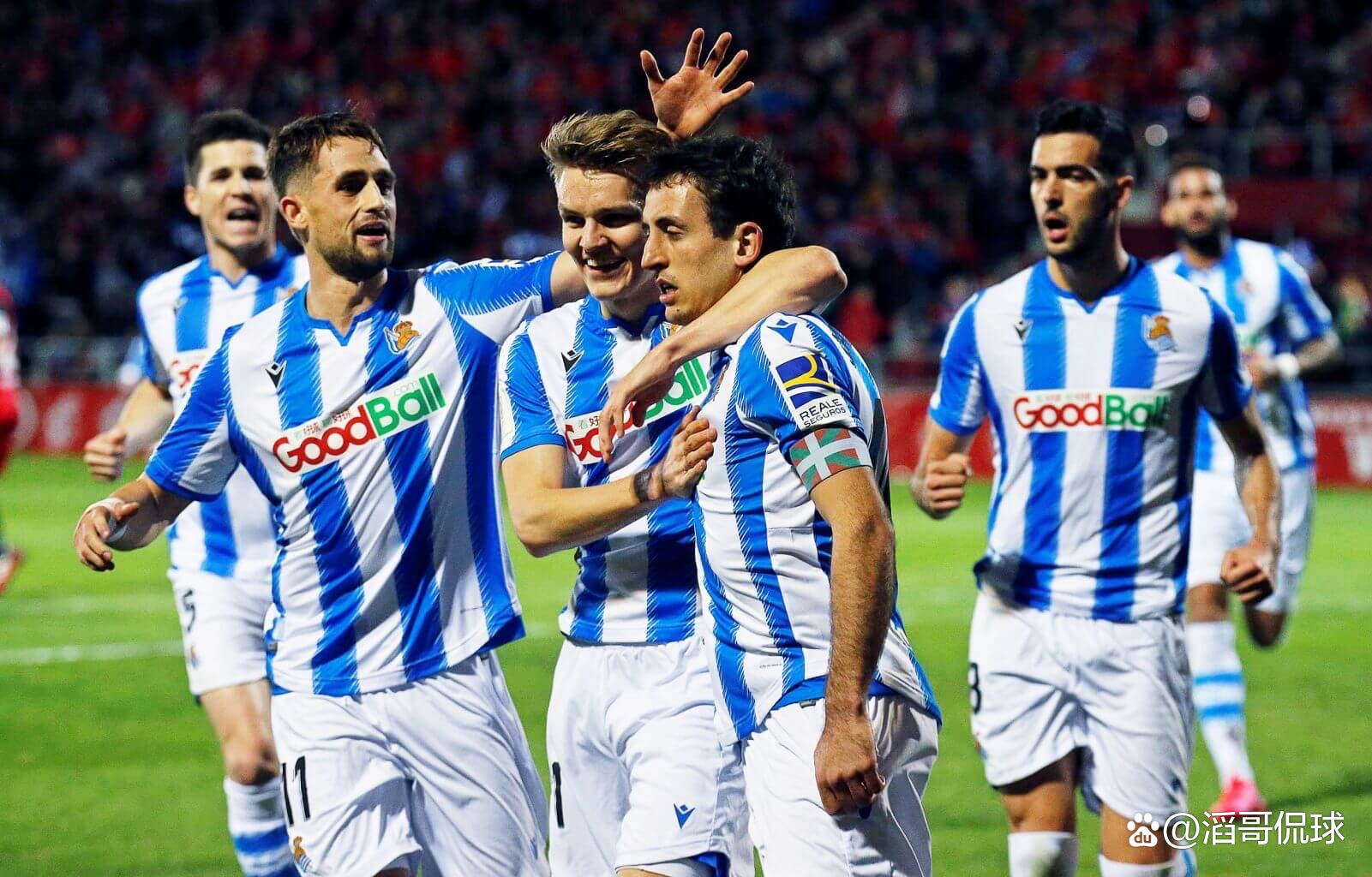 九游娱乐-斯图加特发布备战花絮，关键时刻更衣室发声，法甲任务艰巨，心理建设被强调的简单介绍