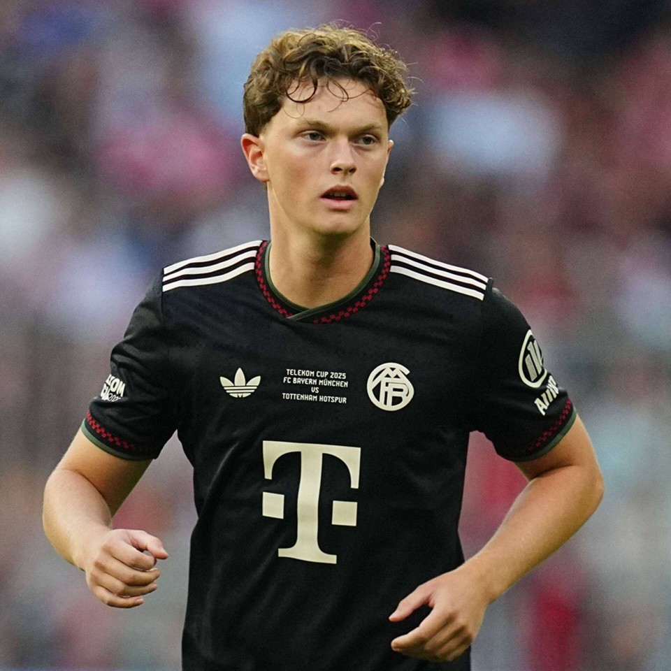 九游体育下载-关于集结日埃因霍温回应争议：荷甲节点到来；气氛紧张；年轻球员得到机会的信息