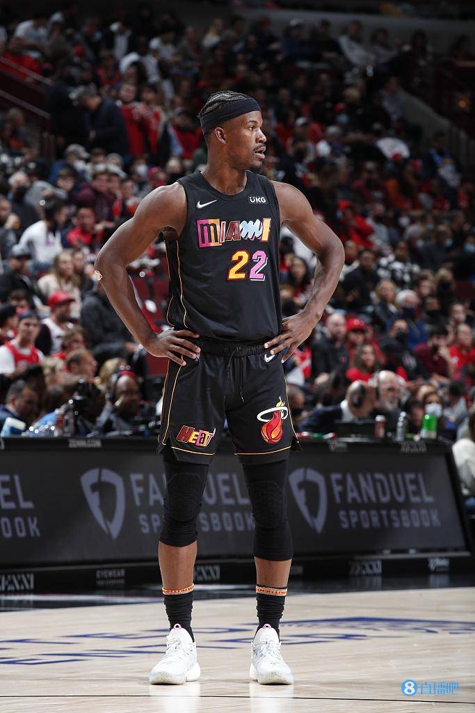 九游体育下载-利物浦训练开放日,今晚篮板制胜引欢呼,NBA季后赛在即,阵容厚度经受考验的简单介绍